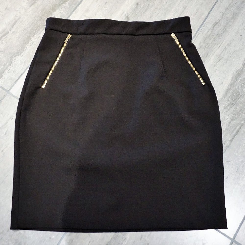 H & M Fitted Black Skirt Size 10 Pencil Skirt Gold